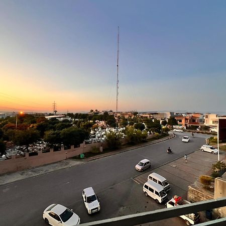 Comfortable Rental Apartments In Bahria Town Rawalpindi Exterior foto